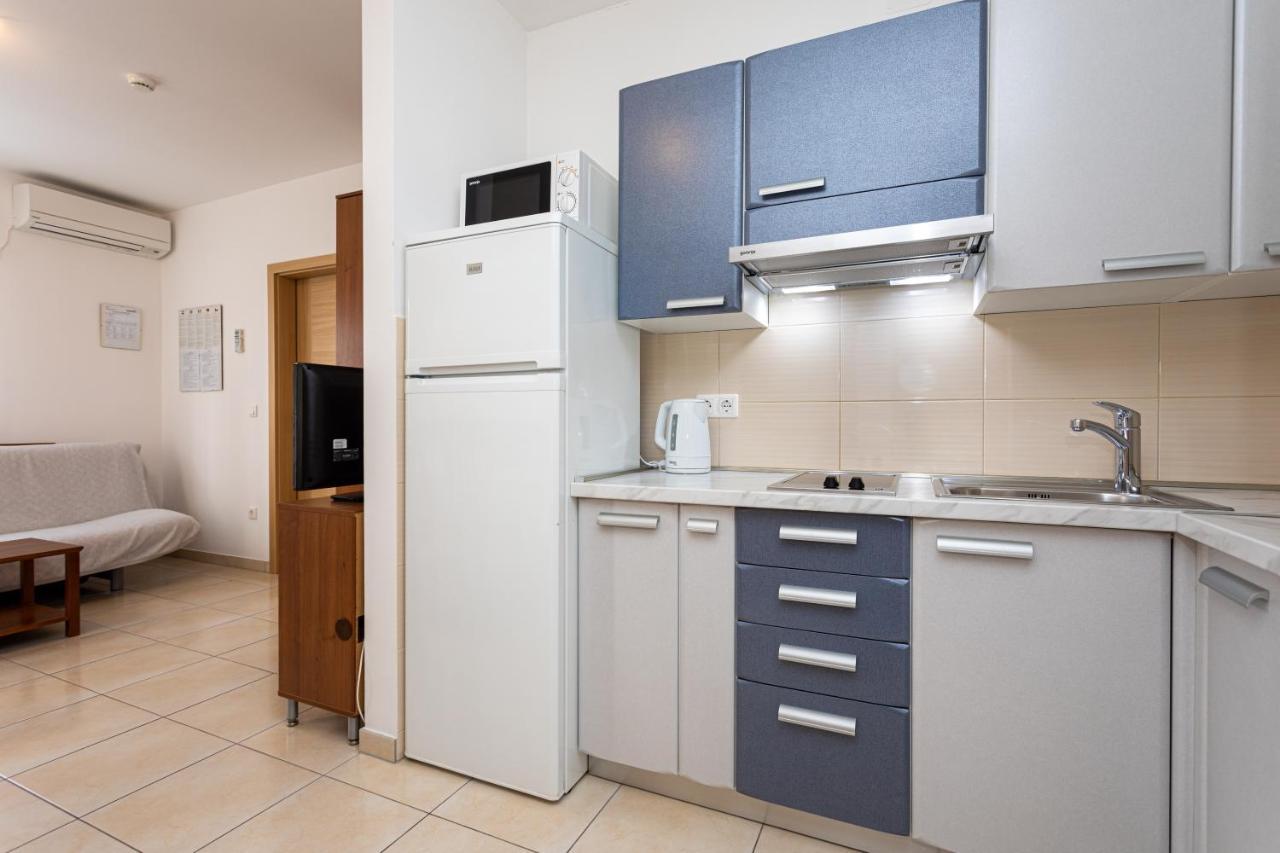 Apartments Crnekovic V Baska  Exterior photo