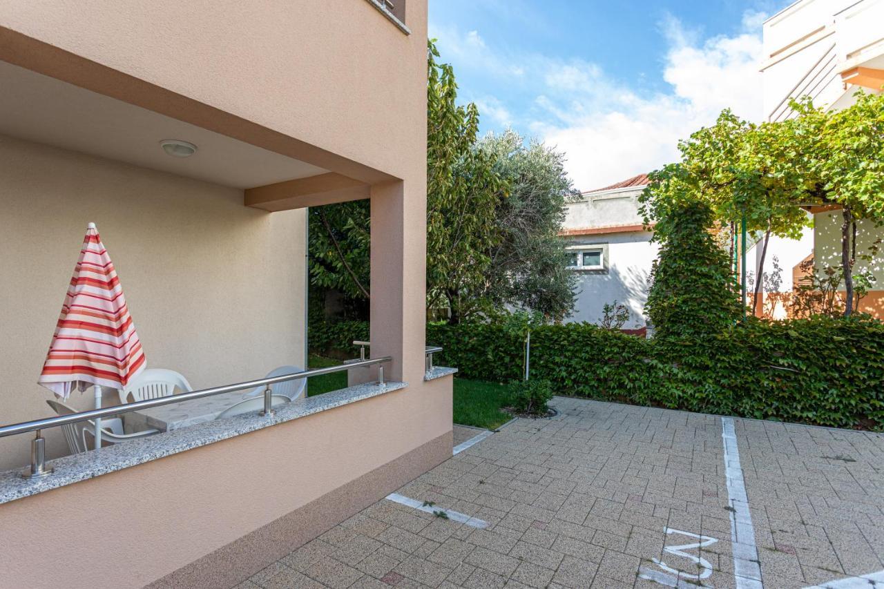 Apartments Crnekovic V Baska  Exterior photo
