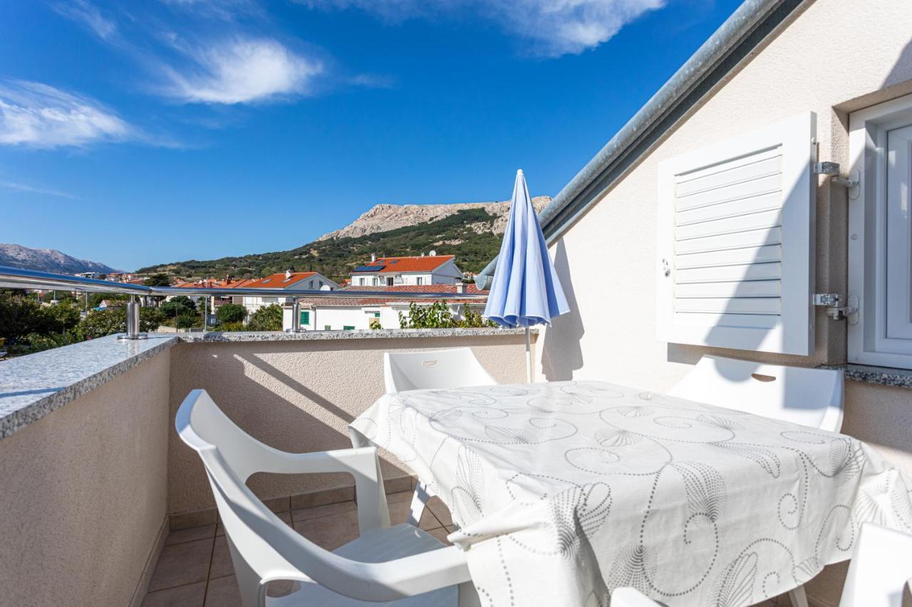 Apartments Crnekovic V Baska  Exterior photo